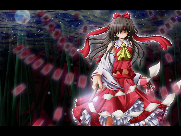 Anime picture 1280x960 with touhou hakurei reimu looking at viewer fringe smile hair over one eye frilly skirt girl skirt bow hair bow detached sleeves skirt set card (cards)