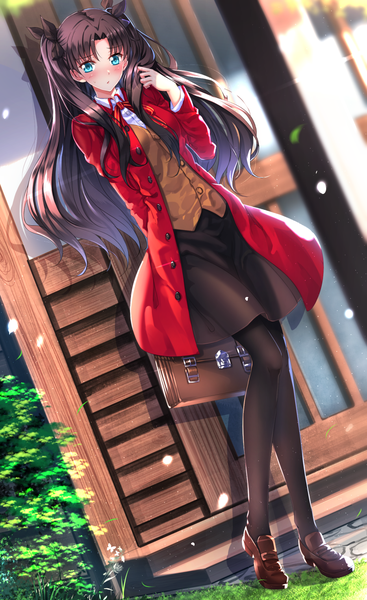 Anime picture 932x1523 with fate (series) fate/stay night type-moon toosaka rin swordsouls single long hair tall image looking at viewer blush blue eyes black hair full body girl skirt uniform bow hair bow school uniform school bag