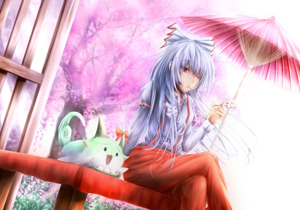 Anime picture 2000x1400 with touhou fujiwara no mokou husky (artist) single long hair fringe highres sitting purple eyes holding crossed legs mouth hold cherry blossoms girl bow plant (plants) hair bow tree (trees) food umbrella