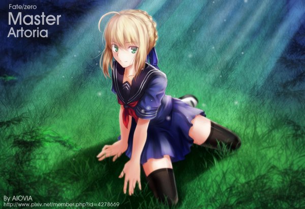 Anime picture 2100x1440 with fate (series) fate/zero type-moon artoria pendragon (all) saber aiovia single looking at viewer highres short hair blonde hair green eyes light smile inscription girl thighhighs skirt uniform bow black thighhighs