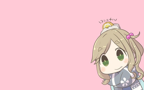 Anime picture 2000x1250 with yurucamp inuyama aoi inishie single blush highres short hair blonde hair simple background smile green eyes inscription side ponytail hieroglyph pink background chibi girl scarf hair bobbles