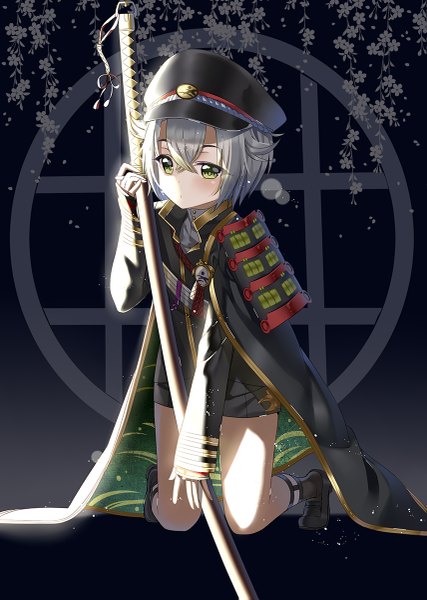 Anime picture 855x1200 with touken ranbu nitroplus hotarumaru gendo0032 single tall image looking at viewer blush fringe short hair standing green eyes silver hair full body bent knee (knees) traditional clothes japanese clothes kneeling lens flare sheathed