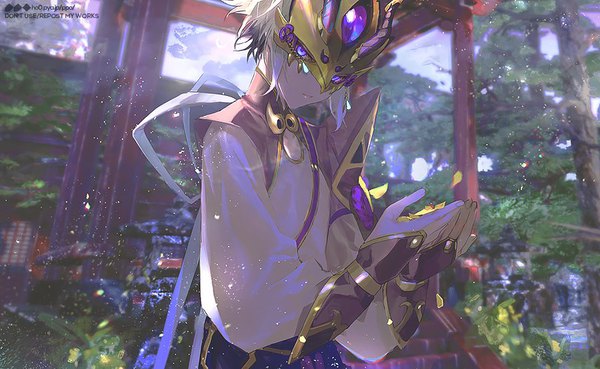 Anime picture 900x554 with fate (series) fate/grand order prince of lan ling (fate) hou (ppo) single looking at viewer short hair wide image purple eyes upper body outdoors white hair traditional clothes chinese clothes boy petals mask