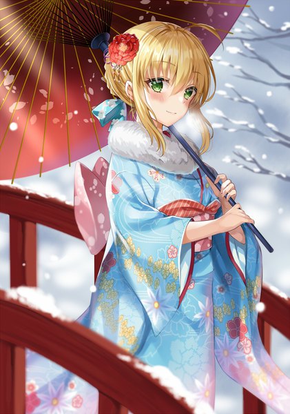 Anime picture 800x1139 with fate (series) fate/grand order fate/stay night artoria pendragon (all) saber harimoji single tall image looking at viewer blush fringe short hair blonde hair smile hair between eyes standing holding green eyes payot ahoge