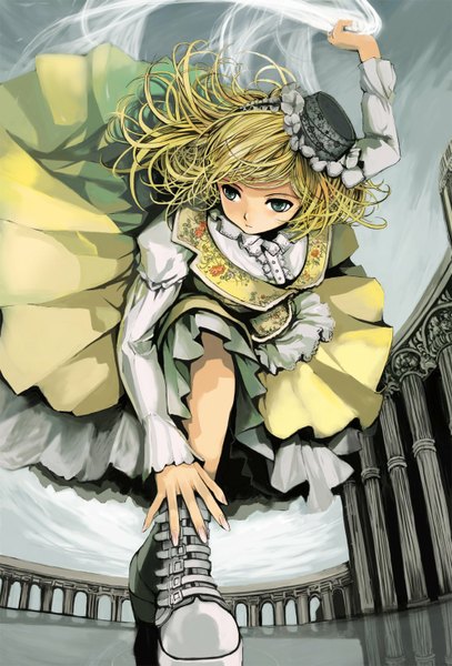 Аниме картинка 1000x1474 с оригинальное изображение nishinogi длинные волосы высокое изображение светлые волосы зелёные глаза смотрит в сторону девушка платье шляпа обувь ботинки столп колонна арка