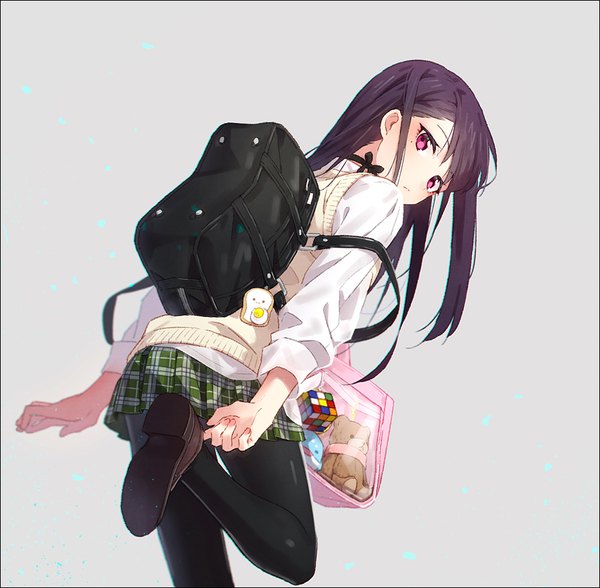 Anime picture 900x883 with original hakusai (tiahszld) single long hair looking at viewer black hair simple background standing purple eyes bent knee (knees) grey background leaning leaning forward standing on one leg girl uniform school uniform pantyhose choker shoes