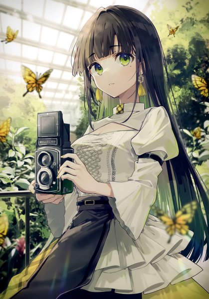 Anime picture 2085x2986 with original oshio (dayo) single long hair tall image looking at viewer fringe highres black hair standing holding green eyes signed indoors blunt bangs long sleeves multicolored hair sunlight scan mole