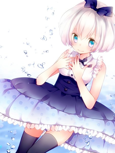 Anime picture 756x1000 with original mintsu (ichi--kun) single tall image looking at viewer blush short hair blue eyes white hair sleeveless underwater girl thighhighs dress bow black thighhighs hair bow bubble (bubbles)