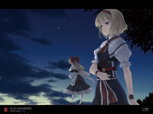 Anime-Bild 1600x1200 mit touhou alice margatroid shanghai rokuwata tomoe single short hair breasts blue eyes blonde hair sky cloud (clouds) short sleeves puffy sleeves character names text letterboxed english twilight ranguage girl