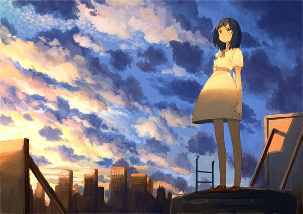 Anime picture 800x566 with original domo1220 single fringe short hair black hair standing looking away sky cloud (clouds) sunlight shadow city cityscape girl dress white dress building (buildings)