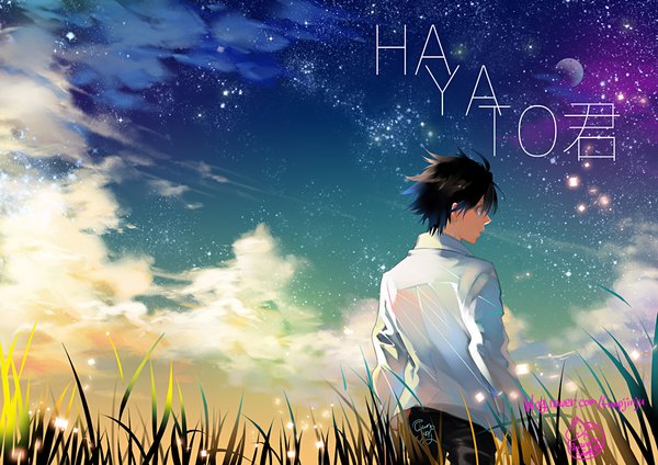 Anime-Bild 900x636 mit yowamushi pedal yuuto shinkai funpjinju single fringe short hair black hair signed looking away sky cloud (clouds) upper body profile from behind hair over one eye boy plant (plants) shirt white shirt moon