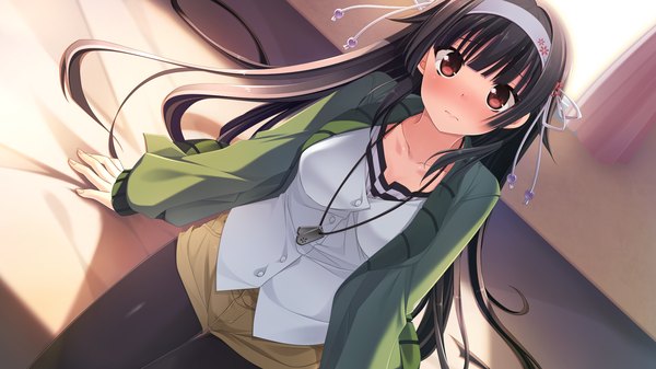 Anime picture 1920x1080 with imouto no okage de mote sugite yabai toshima maina ikegami akane single long hair looking at viewer blush highres black hair red eyes wide image sitting game cg girl shorts hairband
