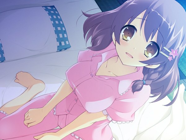 Anime picture 800x600 with hin wa bokura no fuku no kami shinonome manami rurino sakazuki single long hair looking at viewer blush fringe breasts open mouth black hair brown eyes braid (braids) girl hair ornament pillow bed hairpin (hairpins) nightie