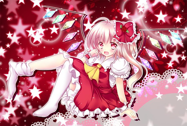 Anime picture 1000x679 with touhou flandre scarlet rikatan single blush short hair open mouth blonde hair red eyes girl thighhighs flower (flowers) bow hair bow white thighhighs wings star (symbol) crystal