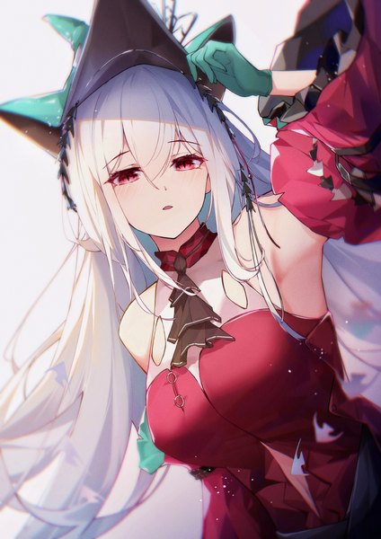 Anime-Bild 1768x2500 mit arknights skadi (arknights) skadi the corrupting heart (arknights) leria v single long hair tall image looking at viewer fringe highres breasts open mouth simple background red eyes bare shoulders upper body white hair arm up wide sleeves armpit (armpits)
