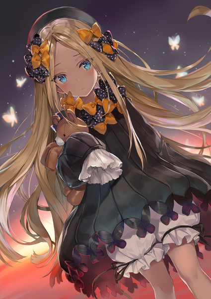 Anime picture 1000x1412 with fate (series) fate/grand order abigail williams (fate) momoko (momopoco) single long hair tall image looking at viewer blush blue eyes blonde hair standing holding payot sky dutch angle floating hair evening lolita fashion hands in sleeves