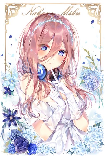 Anime-Bild 1594x2362 mit go-toubun no hanayome nakano miku taya oco single tall image looking at viewer blush fringe breasts blue eyes hair between eyes brown hair standing white background bare shoulders upper body head tilt off shoulder alternate costume character names