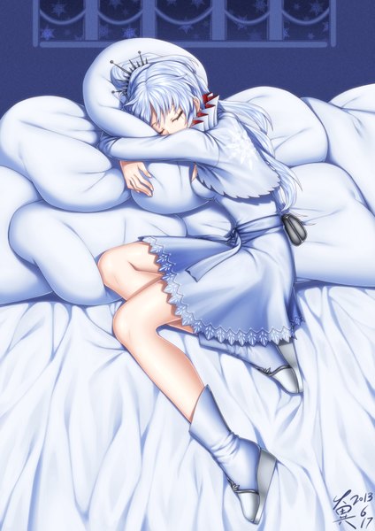 Anime picture 2480x3508 with rwby rooster teeth weiss schnee zerg309 single long hair tall image highres cleavage silver hair ponytail eyes closed sleeping girl dress hair ornament socks pillow bed white socks