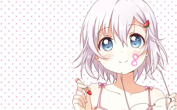 Anime picture 1314x821 with yuru yuri doga kobo ikeda chitose namori single looking at viewer blush fringe short hair blue eyes smile hair between eyes wide image bare shoulders holding silver hair upper body wallpaper polka dot third-party edit