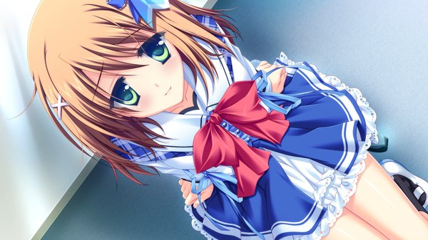 Anime picture 1024x576 with strawberry nauts hiwa touko matsushita makako single looking at viewer blush short hair brown hair wide image sitting green eyes game cg light smile girl skirt uniform hair ornament bow ribbon (ribbons) hair ribbon