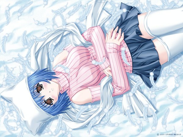 Anime picture 1024x768 with snow (game) studio mebius kitazato shigure asuka pyon blush short hair brown eyes blue hair lying from behind zettai ryouiki striped thighhighs skirt hat detached sleeves white thighhighs feather (feathers)