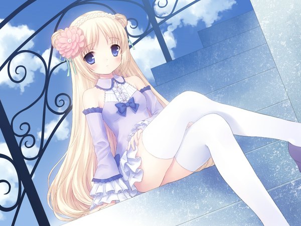 Anime picture 1600x1200 with suzu (kosakabe) long hair blush blue eyes blonde hair hair flower girl thighhighs dress hair ornament flower (flowers) detached sleeves white thighhighs stairs