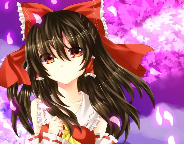 Anime picture 2300x1800 with touhou hakurei reimu ikeda hazuki single long hair highres black hair red eyes cherry blossoms girl bow hair bow petals