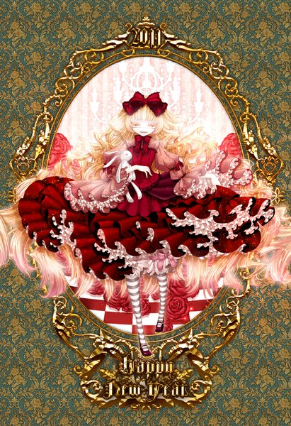 Аниме картинка 800x1166 с оригинальное изображение rinko (mg54) один (одна) длинные волосы высокое изображение открытый рот светлые волосы улыбка красные глаза шрам девушка платье бант бант для волос оборки игрушка мягкая игрушка животного