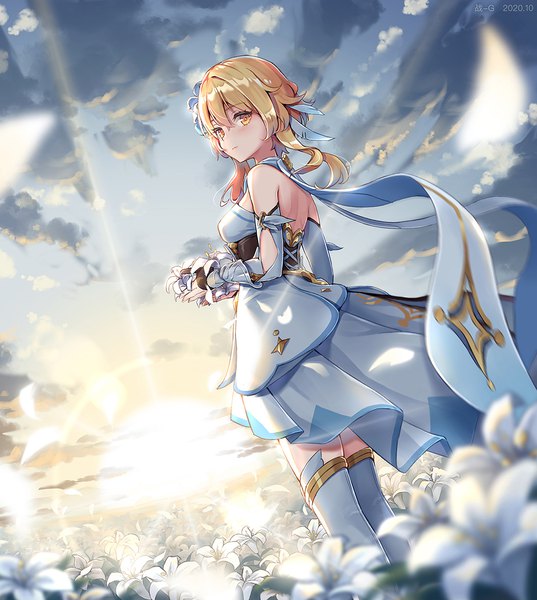 Anime picture 1000x1117 with genshin impact lumine (genshin impact) zhandou greymon single tall image looking at viewer blush fringe short hair breasts blonde hair hair between eyes bare shoulders holding signed yellow eyes sky cloud (clouds) looking back hair flower