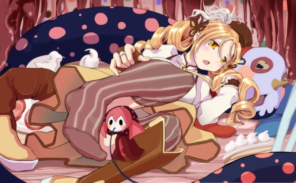 Anime picture 1618x1000 with mahou shoujo madoka magica shaft (studio) tomoe mami ha wo hanase (artist) open mouth blonde hair wide image yellow eyes drill hair girl thighhighs hat pantyhose striped thighhighs striped pantyhose
