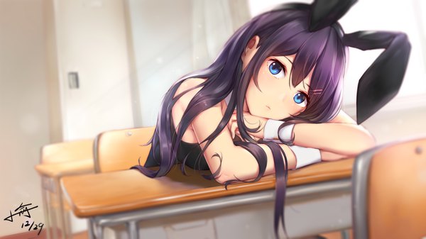 Anime picture 3840x2160 with seishun buta yarou cloverworks sakurajima mai xiaoyu single long hair looking at viewer blush fringe highres blue eyes hair between eyes wide image bare shoulders signed animal ears absurdres purple hair indoors blurry