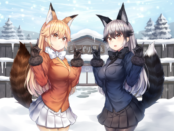 Anime-Bild 1600x1200 mit kemono friends ezo red fox (kemono friends) silver fox (kemono friends) usa b long hair looking at viewer blush fringe open mouth blonde hair hair between eyes standing multiple girls brown eyes animal ears payot sky silver hair cloud (clouds) outdoors