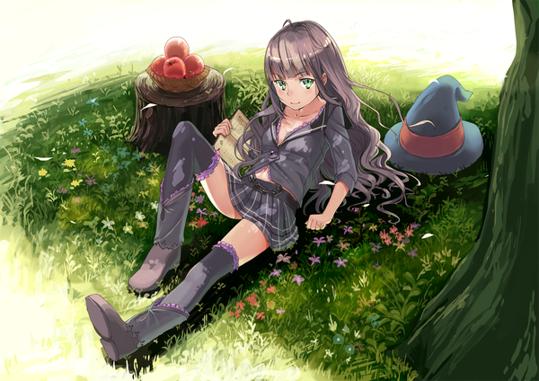 Anime picture 1273x900 with original kamome yuu long hair black hair green eyes girl thighhighs skirt flower (flowers) black thighhighs plant (plants) miniskirt tree (trees) boots witch hat apple