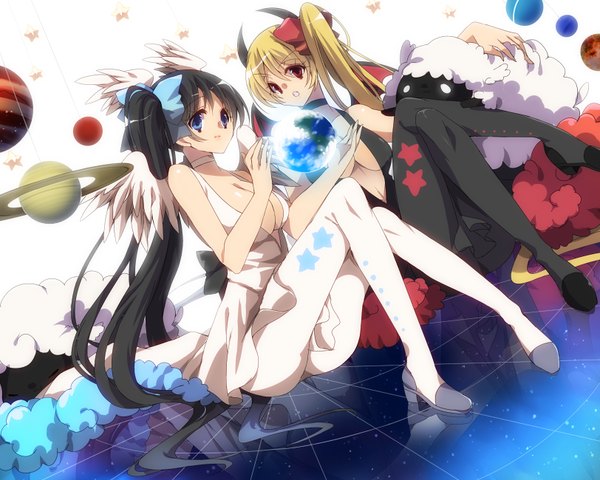 Anime picture 812x650 with janirotluvx looking at viewer fringe breasts blue eyes light erotic black hair blonde hair red eyes large breasts sitting twintails multiple girls holding very long hair horn (horns) crossed legs reflection head wings white wings