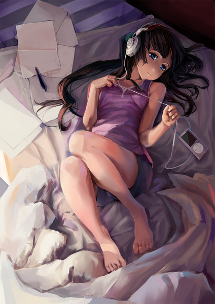 Anime picture 1000x1414 with k-on! kyoto animation ipod akiyama mio relax (artist) single long hair tall image blue eyes light erotic black hair looking away lying girl headphones bed paper pen