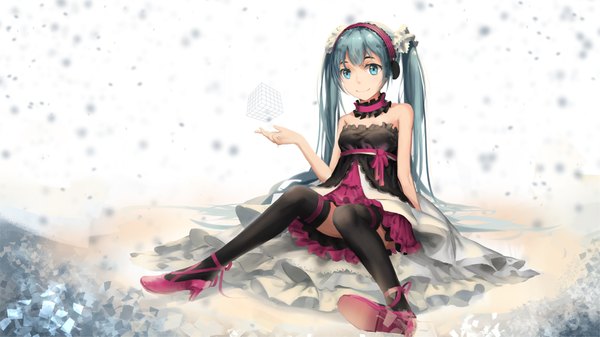 Anime-Bild 1865x1049 mit 7th dragon vocaloid hatsune miku newnand single long hair fringe highres blue eyes smile wide image sitting twintails bare shoulders blue hair bent knee (knees) outstretched arm girl thighhighs dress