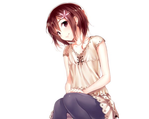 Anime picture 2500x2000 with boku wa tomodachi ga sukunai kusunoki yukimura buriki single looking at viewer blush highres short hair simple background brown hair white background sitting brown eyes light smile official art hands behind back lacing girl hair ornament flower (flowers)