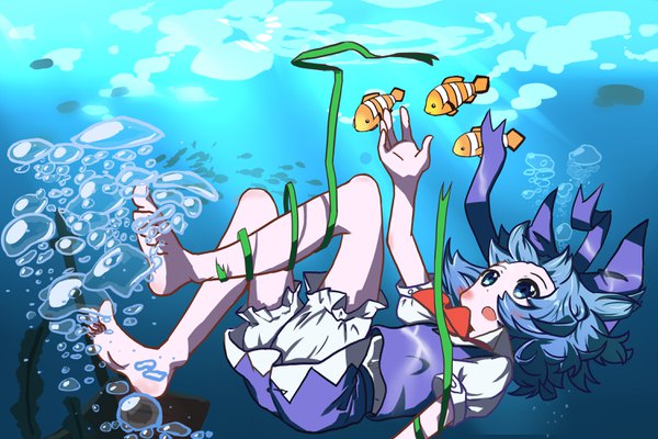 Anime picture 3000x2000 with touhou cirno xiao wuzei meng single blush highres short hair open mouth blue eyes blue hair barefoot bare legs :o short sleeves puffy sleeves legs looking up underwater girl skirt