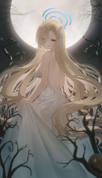 Anime picture 5531x9644 with blue archive asuna (blue archive) rega single tall image looking at viewer fringe highres blue eyes light erotic blonde hair smile absurdres outdoors ass very long hair looking back from behind hair over one eye grin