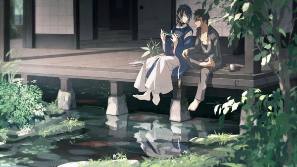 Anime picture 1600x900 with touken ranbu nitroplus mikazuki munechika doudanuki masakuni bone fringe short hair black hair wide image sitting holding full body traditional clothes japanese clothes barefoot wide sleeves crossed legs reflection eyebrows boy