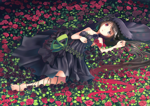 Anime-Bild 2048x1448 mit original makadamia single looking at viewer blush fringe highres black hair red eyes outdoors red hair lying very long hair nail polish parted lips multicolored hair barefoot black eyes hair over one eye on back