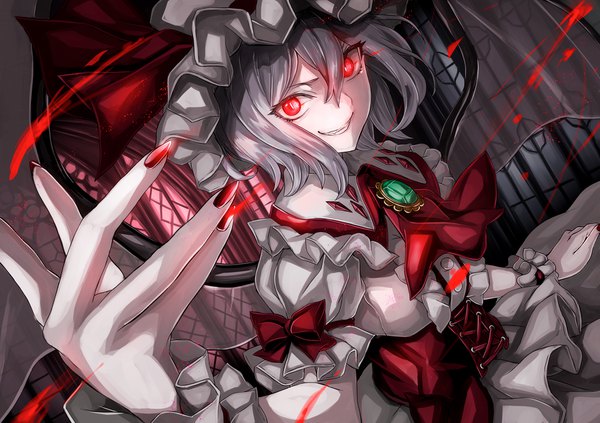 Anime-Bild 1777x1254 mit touhou remilia scarlet jan (lightdragoon) single looking at viewer fringe highres short hair smile hair between eyes red eyes silver hair indoors fingernails dutch angle lacing bat wings sharp fingernails crazy smile alternate hair color