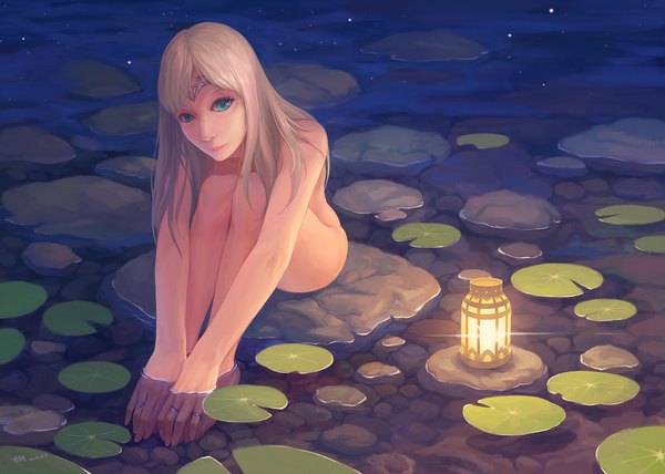 Anime picture 1600x1143 with original tyc001x single long hair looking at viewer blush blue eyes light erotic blonde hair sitting bare shoulders barefoot light smile nude lips night bare legs wet girl water