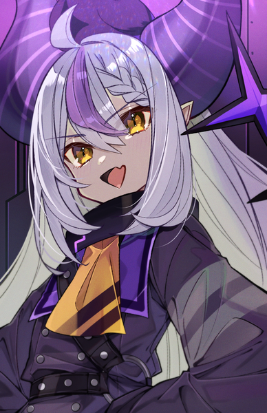 Anime picture 899x1390 with virtual youtuber hololive la+ darknesss la+ darknesss (1st costume) crow (la+ darknesss) akym single long hair tall image fringe open mouth hair between eyes yellow eyes silver hair upper body ahoge :d multicolored hair horn (horns) pointy ears