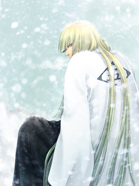 Anime picture 1081x1439 with bleach studio pierrot hirako shinji love (pixiv) single long hair tall image fringe blonde hair sitting yellow eyes looking back from behind snowing winter snow boy