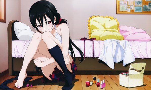 Anime picture 9643x5769 with love live! school idol project sunrise (studio) love live! yazawa nico single long hair blush highres black hair smile red eyes wide image absurdres scan legs girl skirt socks pillow black socks