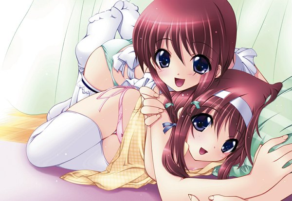 Anime picture 1000x690 with hobo-san to issho! yuuki miya yuuki maya (hobo-san to issho!) iizuki tasuku looking at viewer blush short hair open mouth light erotic brown hair purple eyes multiple girls game cg lying siblings twins sisters girl thighhighs underwear