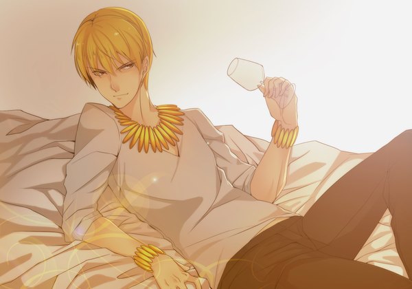 Anime picture 2000x1400 with fate (series) fate/stay night fate/zero studio deen type-moon gilgamesh (fate) makaron611 single highres short hair blonde hair red eyes boy bracelet pants jewelry glass wine glass