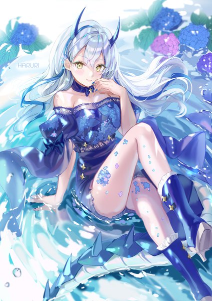Anime picture 1000x1414 with original haruri single long hair tall image blush fringe hair between eyes sitting bare shoulders yellow eyes silver hair tail nail polish horn (horns) from above wind arm support partially submerged leg lift (legs lift)