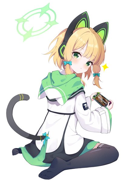 Anime-Bild 1750x2566 mit blue archive midori (blue archive) exusiai dust single tall image looking at viewer highres short hair simple background blonde hair white background sitting green eyes full body tail looking back loli wariza tress ribbon girl